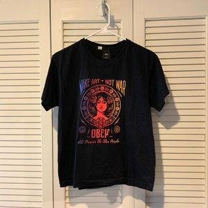 Obey “Make art not war” T-shirt